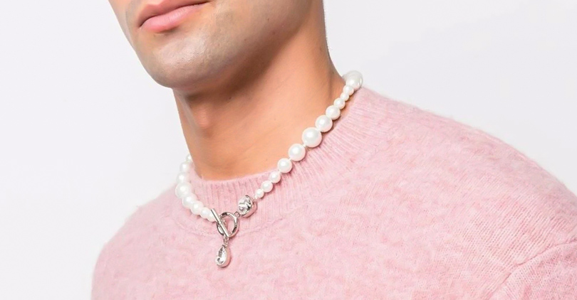 What Does It Mean If a Guy Wears a Pearl Necklace
